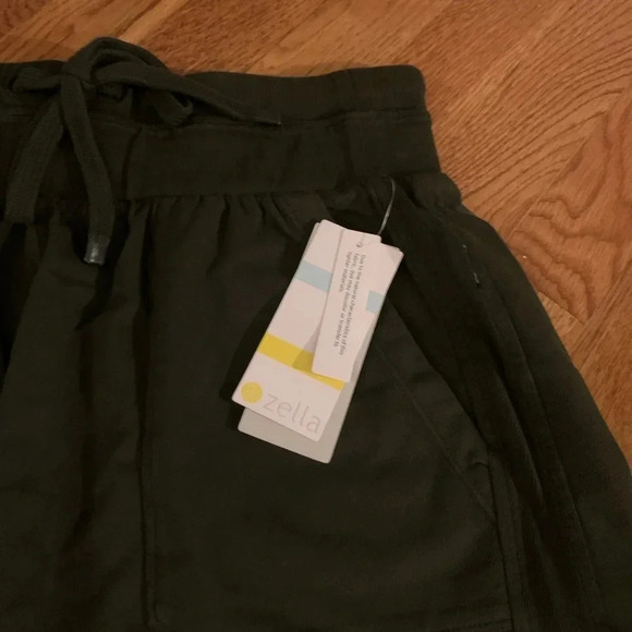 Nordstrom Zella Army Green Cotton Shorts Size Small - Picture 3 of 7